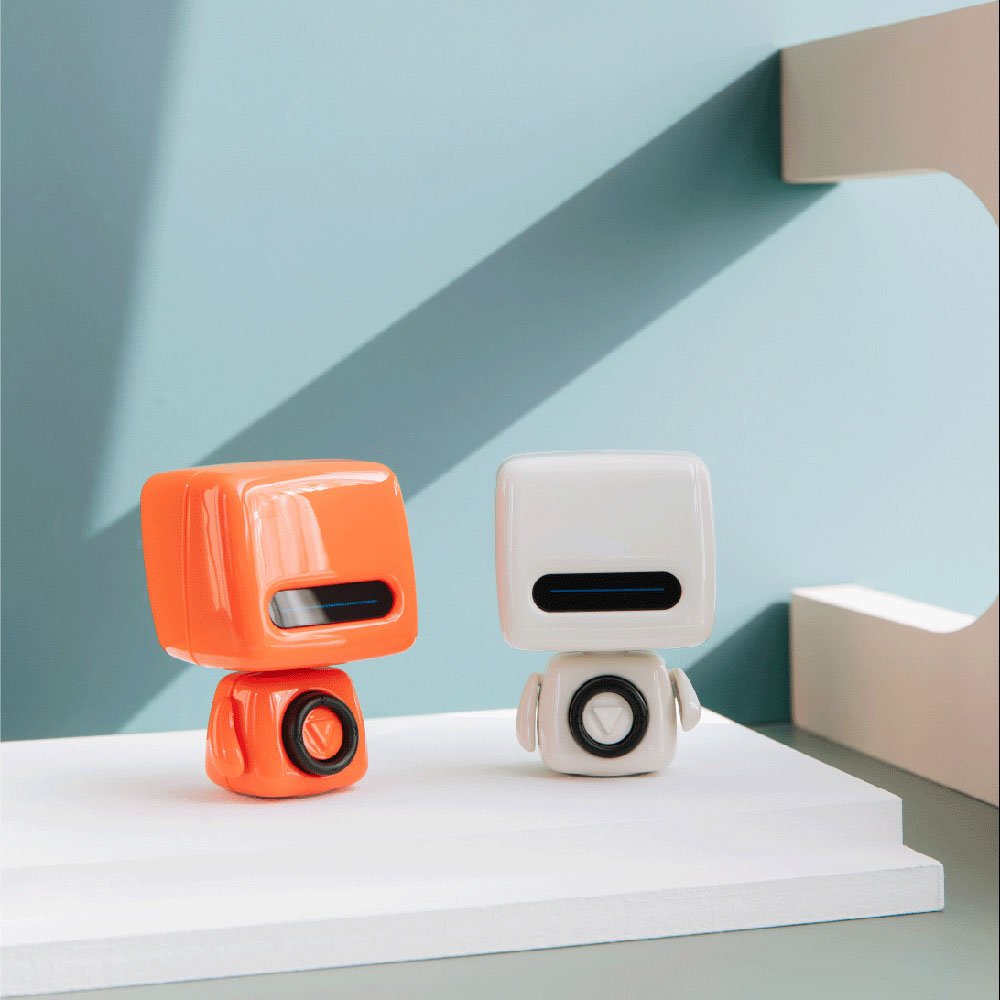 Mini Robot Bluetooth Speaker: Fast Charging, Fun, and Portable